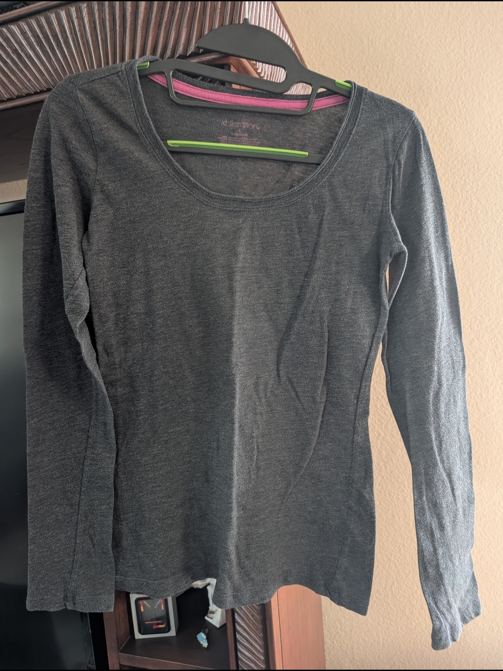 Long-Sleeve Scoop Neck Top - Dark Gray